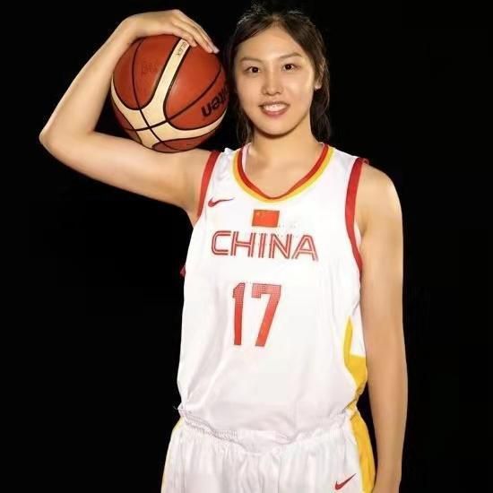 奥妹×坎妹主演《评估》曝剧照 2025-02-08 2月8日,科幻题材新片《评估》(The Assessment)发布海量剧照。